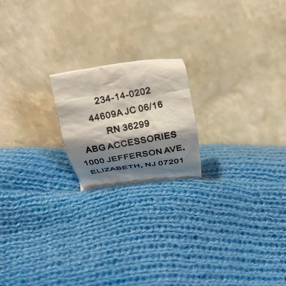 Disney frozen anna & elsa beanie hat - Picture 2 of 4